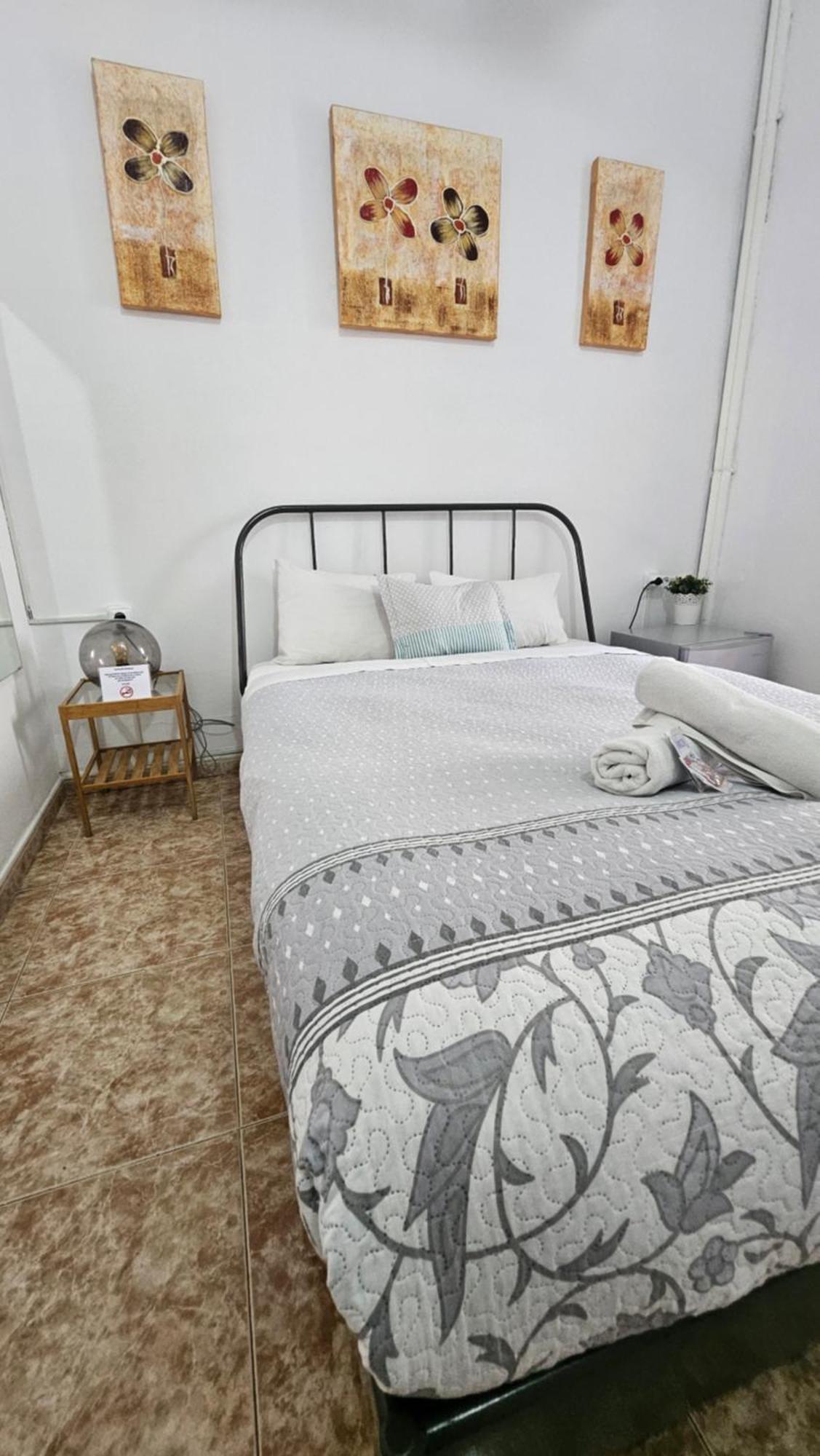 Youth Hostel - Central And Basic Drassanes Barcelona Eksteriør billede