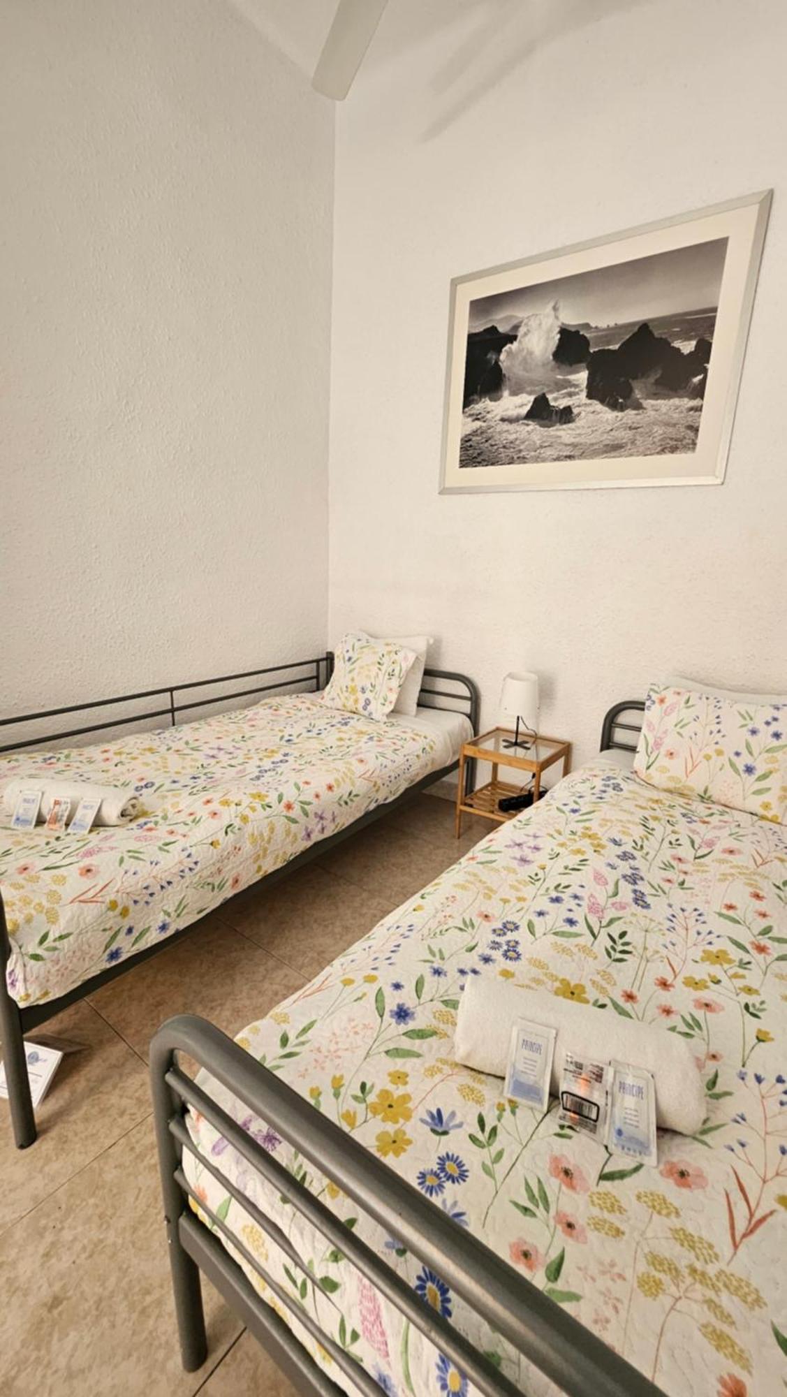 Youth Hostel - Central And Basic Drassanes Barcelona Eksteriør billede