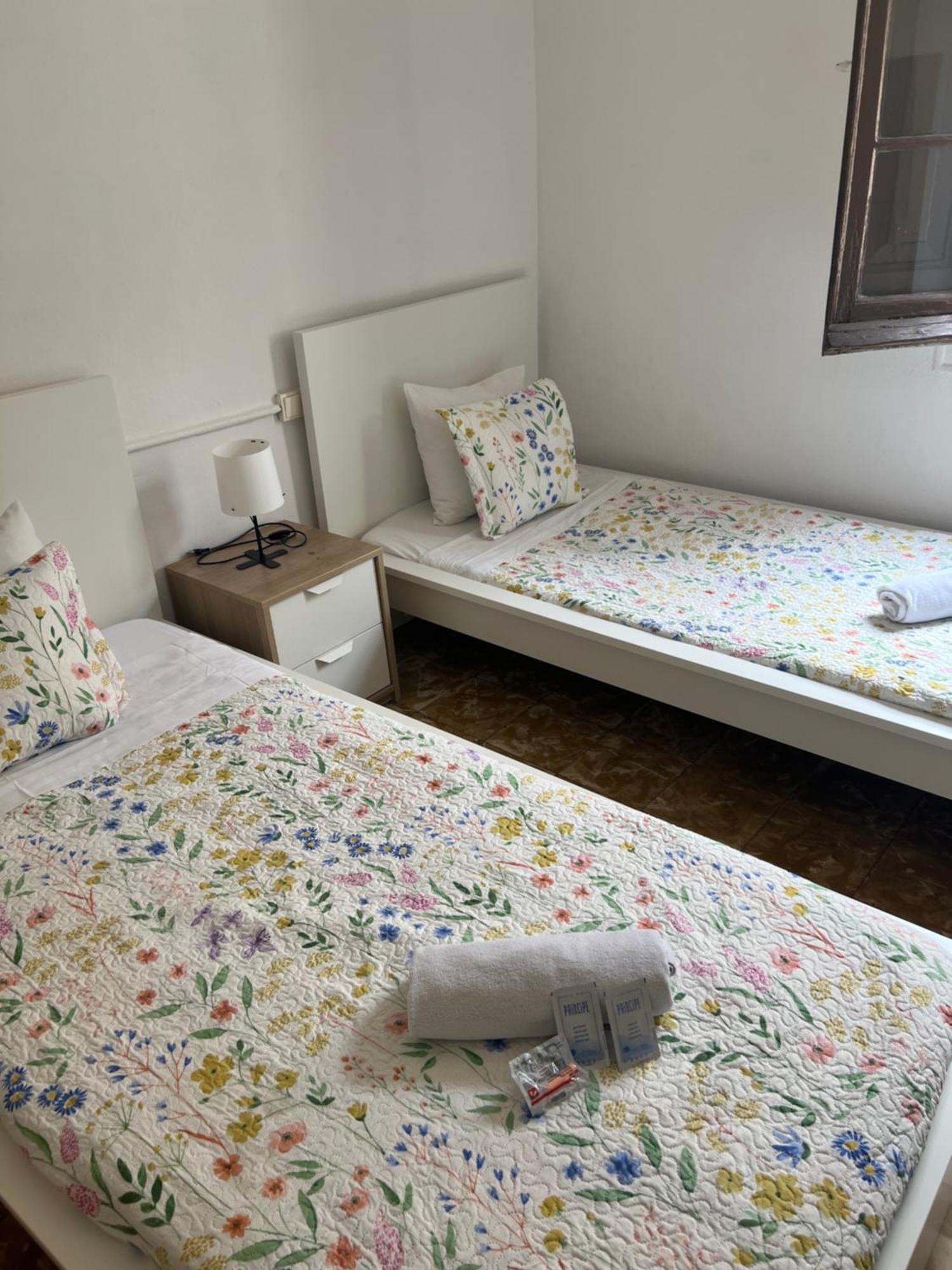 Youth Hostel - Central And Basic Drassanes Barcelona Eksteriør billede