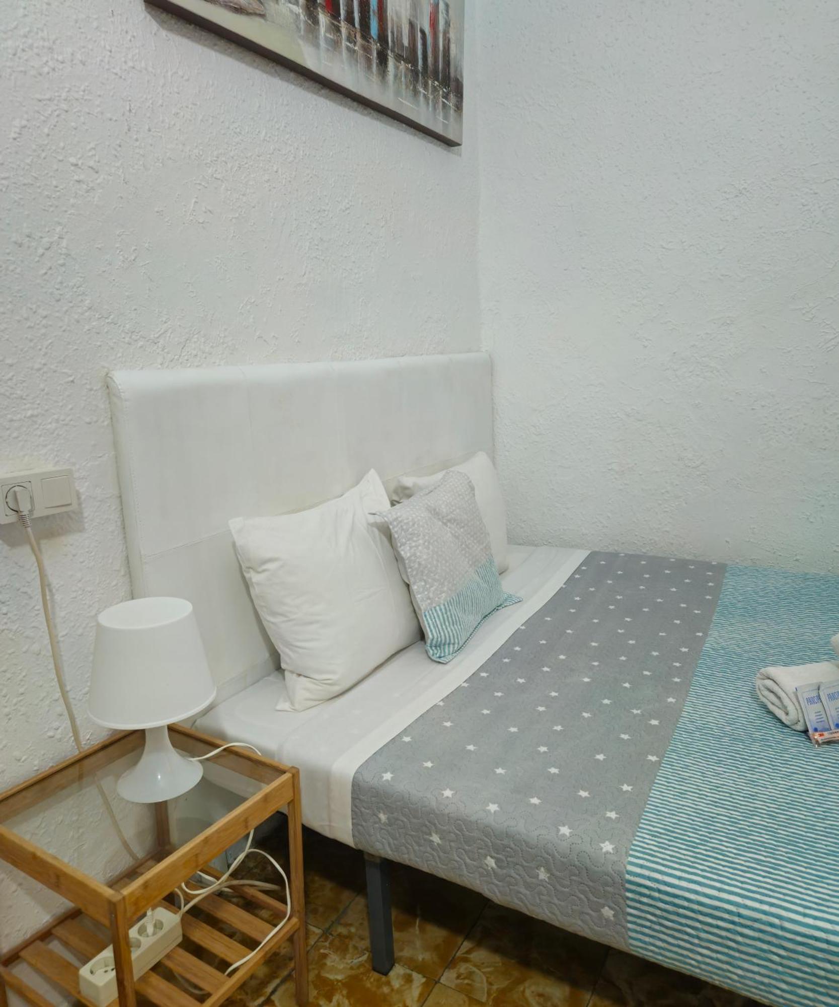 Youth Hostel - Central And Basic Drassanes Barcelona Eksteriør billede