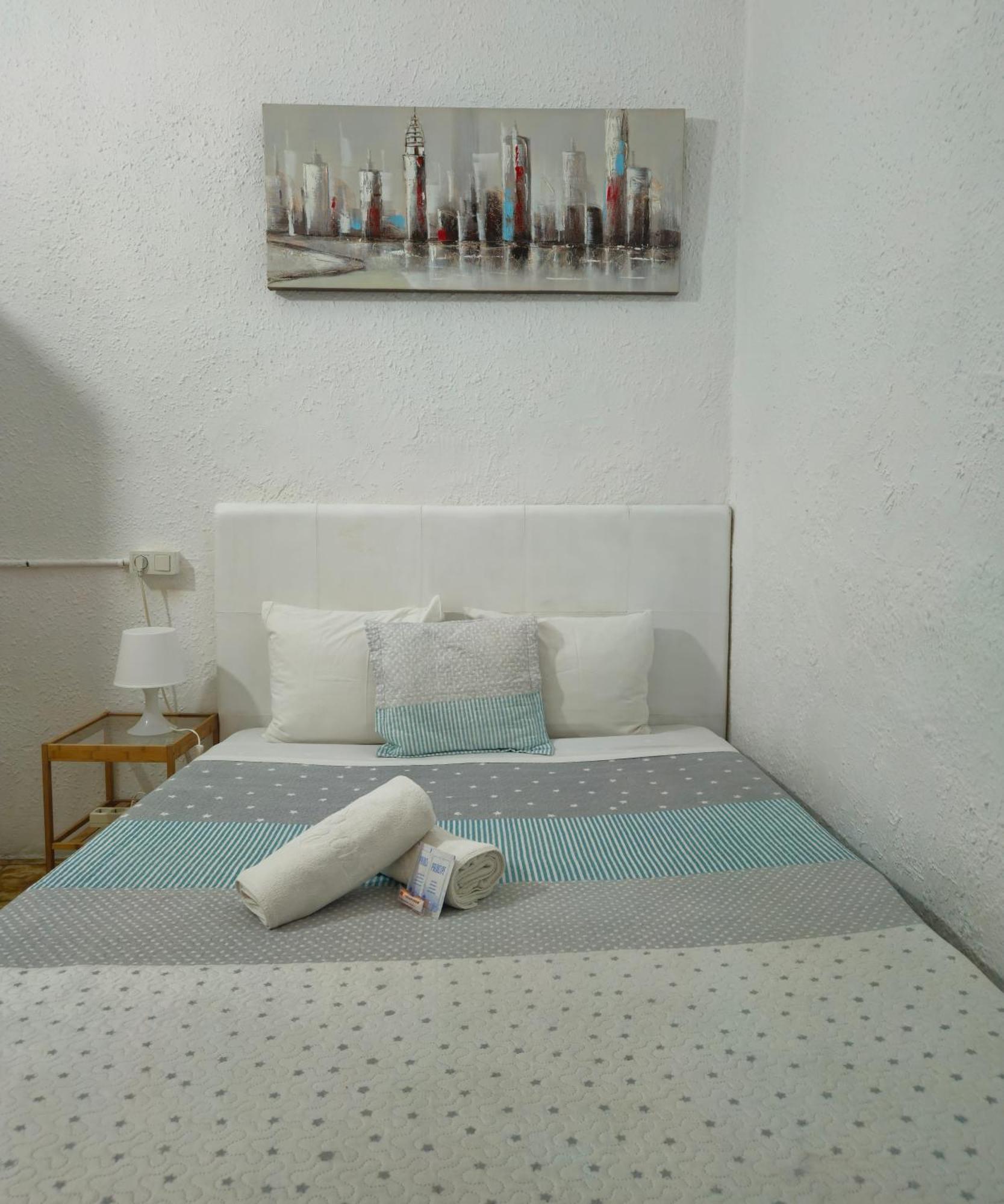 Youth Hostel - Central And Basic Drassanes Barcelona Eksteriør billede